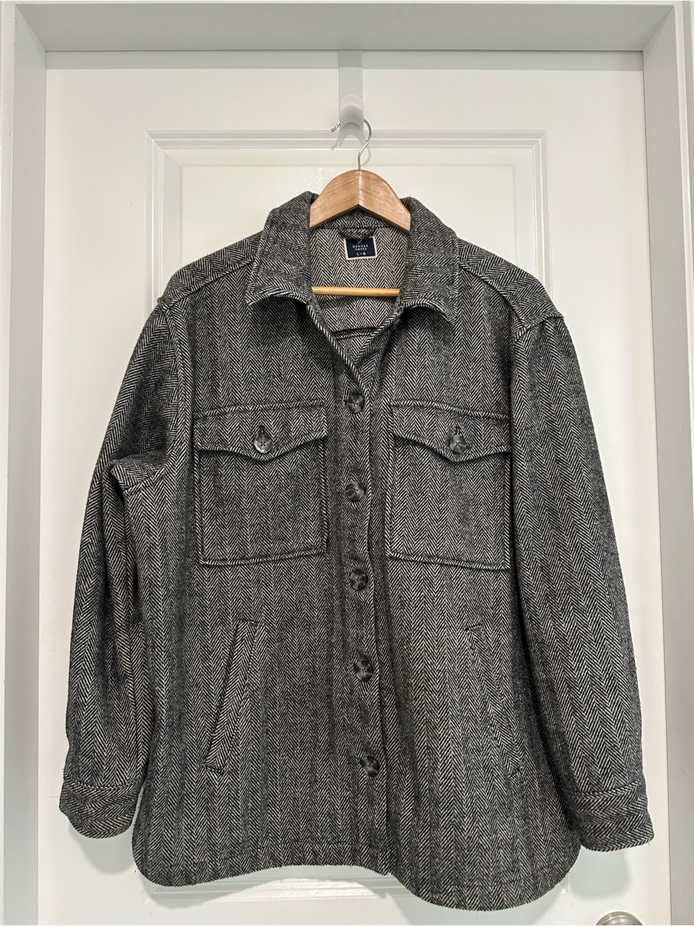 Denver Hayes Dark Gray Herringbone Utility Shacket Women’s Size Large
